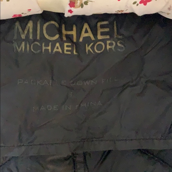 Down Michael Kors Puffer Jacket - Picture 4 of 8